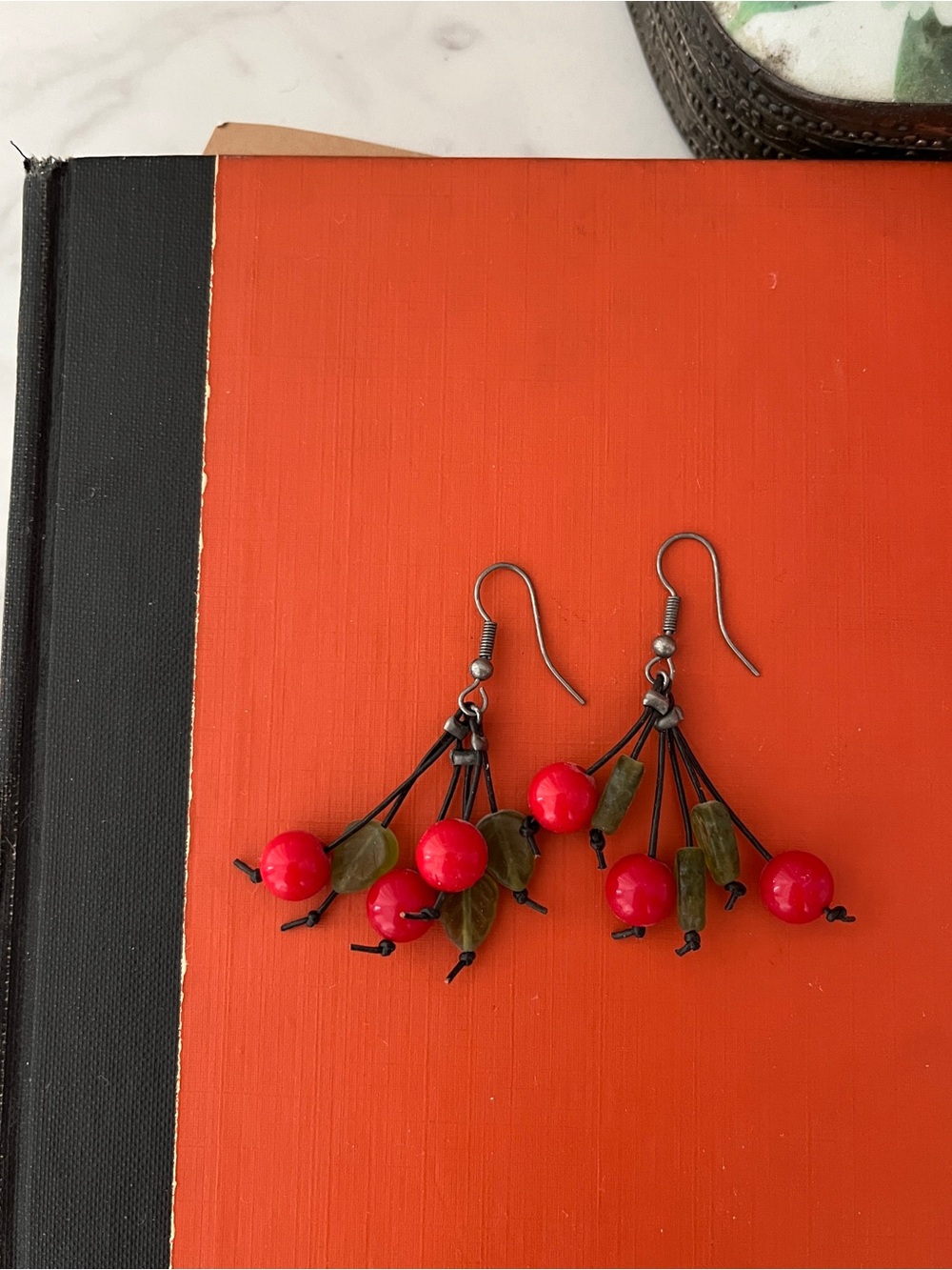 Vintage Cherries Cherry Red & Green Glass Leaves Earrings 🍒🍒 - Picture 6 of 7